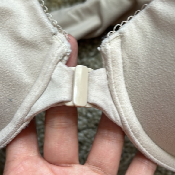 🌸 32DD set of bras - Picture 3 of 4